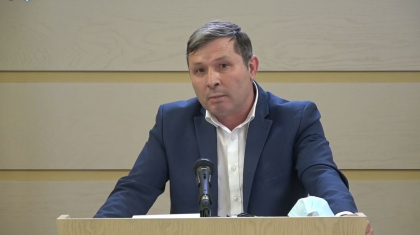 Ofiterii CNA au descins cu perchezitii la deputatul BCS, Radu Mudreac. Acesta este cercetat penal pentru spalare de bani in proportii deosebit de mari Ofiterii CNA au descins cu perchezitii la deputatul BCS, Radu Mudreac. Acesta este cercetat penal pentru spalare de bani in proportii deosebit de mari