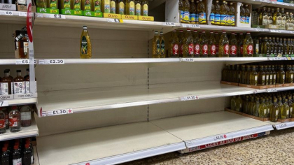 Supermarketurile din Marea Britanie rationalizeaza uleiul de gatit. Cea mai mare cantitate venea din Ucraina
Supermarketurile din Marea Britanie rationalizeaza uleiul de gatit. Cea mai mare cantitate venea din Ucraina