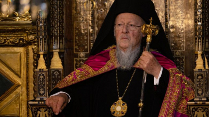 Patriarhul ecumenic ortodox Bartolomeu spune ca tragedia din Ucraina este „de nedescris” si cere „incetarea razboiului fratricid”
Patriarhul ecumenic ortodox Bartolomeu spune ca tragedia din Ucraina este „de nedescris” si cere „incetarea razboiului fratricid”