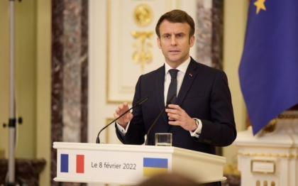 Al doilea tur al alegerilor prezidentiale din Franta: Mai multe canale media ii indeamna pe francezi sa-l voteze pe Emmanuel Macron
Al doilea tur al alegerilor prezidentiale din Franta: Mai multe canale media ii indeamna pe francezi sa-l voteze pe Emmanuel Macron