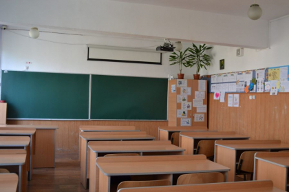 In orasele din stanga Nistrului, scolile vor trece la regimul online de studii, in urma exploziei la sediul MGB-ului din Tiraspol