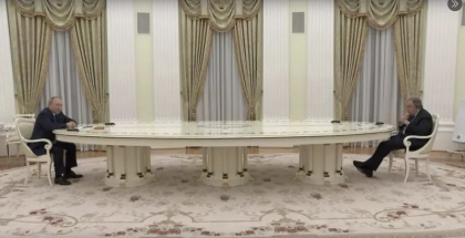 Celebra masa lunga a lui Putin se intoarce, pentru intalnirea cu secretarul ONU, Antonio Guterres - VIDEO Celebra masa lunga a lui Putin se intoarce, pentru intalnirea cu secretarul ONU, Antonio Guterres - VIDEO