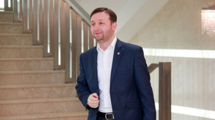 Fostul deputat Artur Resetnicov ramane in arest preventiv pentru inca 30 de zile Fostul deputat Artur Resetnicov ramane in arest preventiv pentru inca 30 de zile