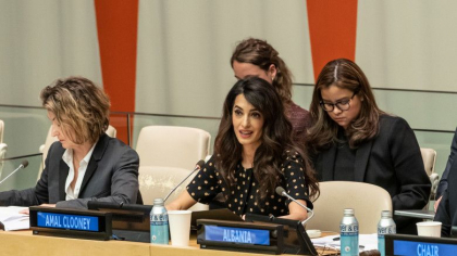 Amal Clooney condamna crimele razboi comise de Rusia. „Ucraina este, astazi, un abator. Chiar in inima Europei” - VIDEO Amal Clooney condamna crimele razboi comise de Rusia. „Ucraina este, astazi, un abator. Chiar in inima Europei” - VIDEO