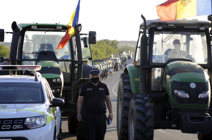 Fermierii ameninta din nou cu proteste. Acestia sunt nemultumiti de compensatiile oferite de Guvern: „Praf in ochi” Fermierii ameninta din nou cu proteste. Acestia sunt nemultumiti de compensatiile oferite de Guvern: „Praf in ochi”