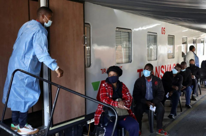Coronavirus: Africa de Sud anunta un posibil al cincilea val pandemic, mai devreme decat se preconizase Coronavirus: Africa de Sud anunta un posibil al cincilea val pandemic, mai devreme decat se preconizase