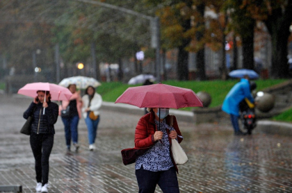 Ploile continua in toata tara, iar in urmatoarele zile vremea nu se va schimba. Prognoza meteo - FOTO