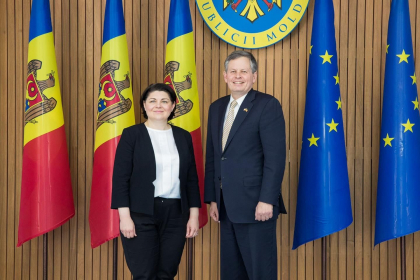 Criza umanitara si economica in contextul razboiului din Ucraina - discutate de Natalia Gavrilita la intalnirea cu senatorul SUA, Steven Daines - GALERIE FOTO