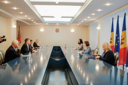 Situatia de securitate si consecintele razboiului din Ucraina pentru Moldova - discutate la intalnirea dintre Maia Sandu si senatorul american, Steve Daines Situatia de securitate si consecintele razboiului din Ucraina pentru Moldova - discutate la intalnirea dintre Maia Sandu si senatorul american, Steve Daines