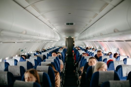 180 de copii abandonati din Ucraina, dusi cu avionul in Antalya de Asociatia Blondie, intr-un proiect coordonat de sotia presedintelui Zelenski. Consulatul Ucrainei in Antalya: “Platim un pret foarte scump, copiii sunt viitorul si trebuie sa-i salvam”