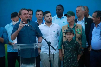Bolsonaro il ironizeaza pe Leonardo DiCaprio, dupa apelul actorului privind alegerile prezidentiale