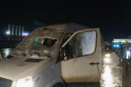 Povestea ucraineanului care a evacuat 200 de civili din Mariupol cu o duba avariata: "Aceasta e durerea tarii noastre" Povestea ucraineanului care a evacuat 200 de civili din Mariupol cu o duba avariata: "Aceasta e durerea tarii noastre"