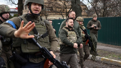 Zelenski catre soldatii rusi: „Mai bine ati supravietui in Rusia decat sa muriti pe pamantul Ucrainei” Zelenski catre soldatii rusi: „Mai bine ati supravietui in Rusia decat sa muriti pe pamantul Ucrainei”