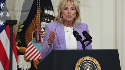 Jill Biden va vizita Romania si Slovacia in aceasta saptamana. Prima doamna din SUA se va intalni cu refugiatii ucraineni Jill Biden va vizita Romania si Slovacia in aceasta saptamana. Prima doamna din SUA se va intalni cu refugiatii ucraineni