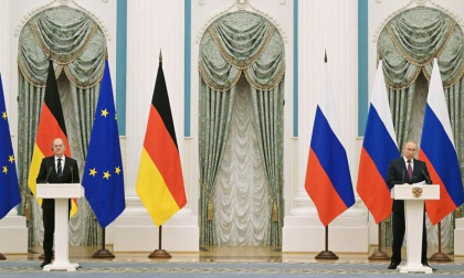 Scrisoare deschisa si controversata a unor personalitati din Germania catre cancelarul Scholz, in care se avertizeaza impotriva eventualitatii unui razboi nuclear cu Rusia Scrisoare deschisa si controversata a unor personalitati din Germania catre cancelarul Scholz, in care se avertizeaza impotriva eventualitatii unui razboi nuclear cu Rusia