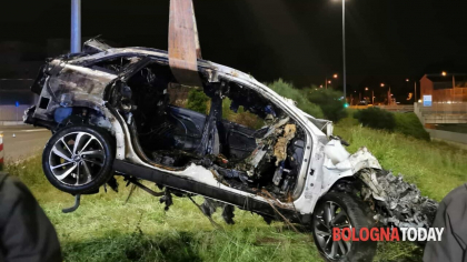 Sfarsit tragic pentru doi moldoveni stabiliti in Italia. Au ars de vii in interiorul masinii, in urma unui accident - FOTO Sfarsit tragic pentru doi moldoveni stabiliti in Italia. Au ars de vii in interiorul masinii, in urma unui accident - FOTO