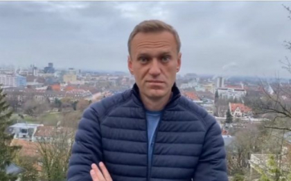 Aleksei Navalnii anunta ca va fi transferat la o inchisoare de maxima securitate, recunoscuta pentru ”felul in care smulg unghii”. Opozantul lui Putin este condamnat pentru ”frauda la scara larga” Aleksei Navalnii anunta ca va fi transferat la o inchisoare de maxima securitate, recunoscuta pentru ”felul in care smulg unghii”. Opozantul lui Putin este condamnat pentru ”frauda la scara larga”
