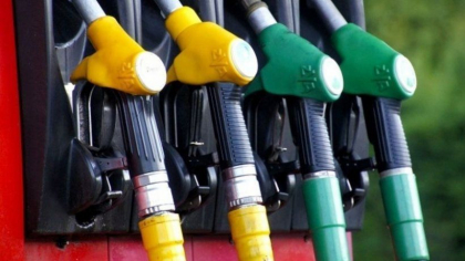 Un nou record la carburanti. Pentru un litru de benzina soferii vor achita aproape 28 de lei  - FOTO
