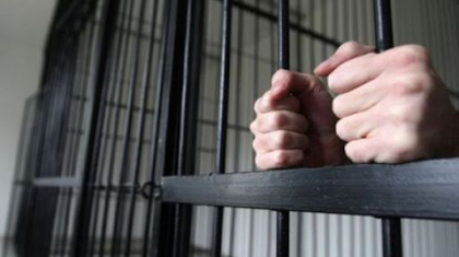 Un barbat din Cimislia va sta 30 de ani la inchisoare pentru ca si-a ucis tatal cu toporul. Cand si cum s-a intamplat totul Un barbat din Cimislia va sta 30 de ani la inchisoare pentru ca si-a ucis tatal cu toporul. Cand si cum s-a intamplat totul