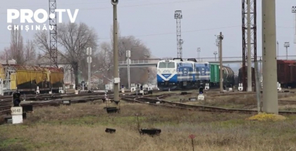 Zece sefi de tren si insotitori de vagoane sunt invinuit ca primeau bani pentru transportarea in exces a bagajului fara incasarea platii pentru transportare Zece sefi de tren si insotitori de vagoane sunt invinuit ca primeau bani pentru transportarea in exces a bagajului fara incasarea platii pentru transportare