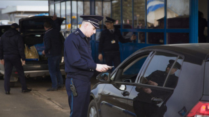 Fals! Ministerul Apararii dezminte informatia ca incepand cu 9 mai barbatii nu vor putea parasi Republica Moldova Fals! Ministerul Apararii dezminte informatia ca incepand cu 9 mai barbatii nu vor putea parasi Republica Moldova