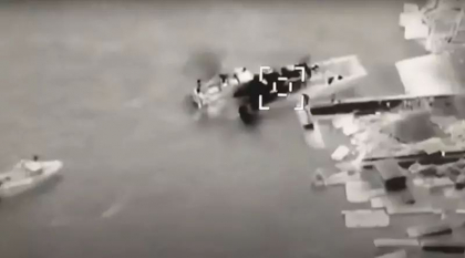 O drona Bayraktar a distrus o nava de debarcare ruseasca de langa Insula Serpilor. Ucrainenii fac ravagii de 10 zile pe insula ocupata de rusi - VIDEO O drona Bayraktar a distrus o nava de debarcare ruseasca de langa Insula Serpilor. Ucrainenii fac ravagii de 10 zile pe insula ocupata de rusi - VIDEO