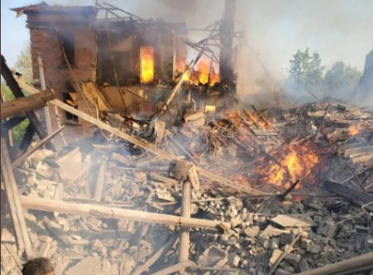 Imagini socante surprinse in satul Bilohorivka, acolo unde rusii au bombardat o scoala in care se adaposteau 90 de persoane - FOTO/VIDEO Imagini socante surprinse in satul Bilohorivka, acolo unde rusii au bombardat o scoala in care se adaposteau 90 de persoane - FOTO/VIDEO