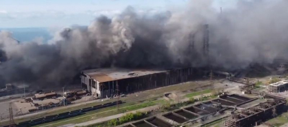 Militarii ucraineni continua sa reziste in otelaria Azovstal din Mariupol, dupa evacuarea civililor