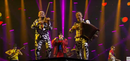 Trenuletul - pe scena Eurovision. Vezi prestatia trupei Zdob si Zdub si fratii Advahov in prima semifinala a concursului international - VIDEO