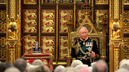 Moment de cotitura in istoria monarhiei britanice. Printul Charles a sustinut primul sau discurs al tronului Moment de cotitura in istoria monarhiei britanice. Printul Charles a sustinut primul sau discurs al tronului