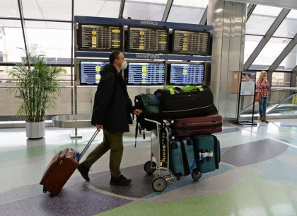 Calatorii mai relaxate in Europa. Mastile de protectie nu vor mai fi obligatorii cand vom zbura cu avionul Calatorii mai relaxate in Europa. Mastile de protectie nu vor mai fi obligatorii cand vom zbura cu avionul