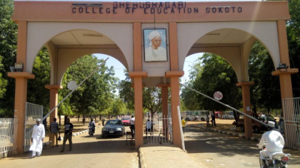 O studenta din Nigeria a fost ucisa in bataie si incendiata de colegi, din cauza unui mesaj trimis pe WhatsApp