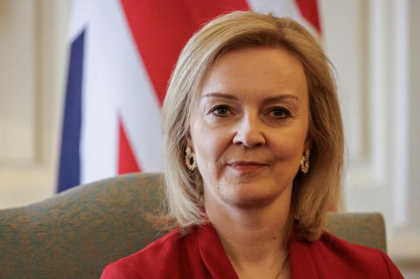 Putin se umileste in vazul intregii lumi, spune sefa diplomatiei de la Londra Putin se umileste in vazul intregii lumi, spune sefa diplomatiei de la Londra