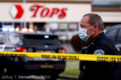 Crima rasista in statul New York: Cel putin zece morti, majoritatea afro-americani