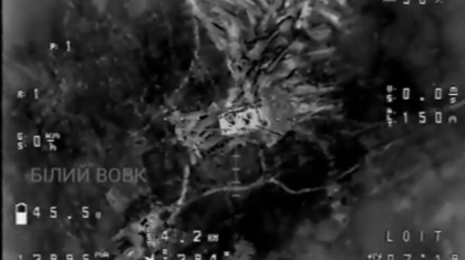 Momentul in care un tanc rusesc este complet distrus de o bomba de aviatie lansata de o drona ucraineana - VIDEO