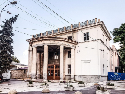 Unele parti ale cladirii Filarmonicii vor fi monumente de arhitectura. Decizia luata de membrii Consiliului National al Monumentelor Istorice Unele parti ale cladirii Filarmonicii vor fi monumente de arhitectura. Decizia luata de membrii Consiliului National al Monumentelor Istorice