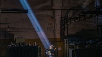 "Lumina va invinge intunericul". O fotografie cu puternic impact, realizata in Azovstal, a emotionat intreaga lume - FOTO "Lumina va invinge intunericul". O fotografie cu puternic impact, realizata in Azovstal, a emotionat intreaga lume - FOTO