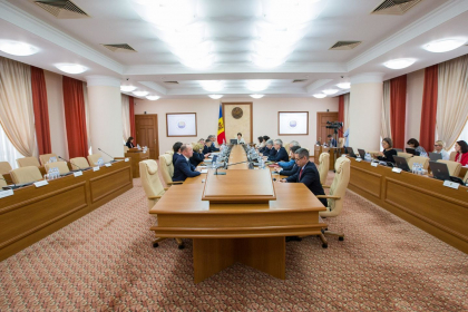Niciun bugetar nu va mai avea salariu mai mic de 3500 de lei. Decizia luata astazi de Guvern Niciun bugetar nu va mai avea salariu mai mic de 3500 de lei. Decizia luata astazi de Guvern