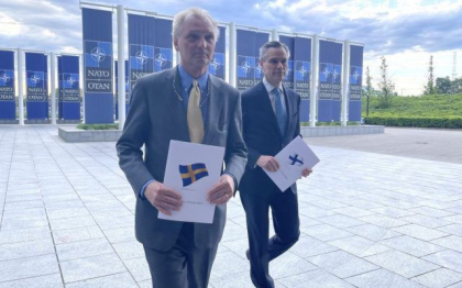 Finlanda si Suedia au depus cererile de aderare la NATO