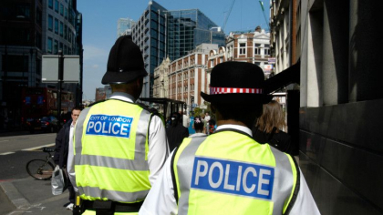 Un baiat in varsta de doar 13 ani a fost arestat in Marea Britanie pentru terorism
