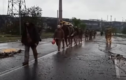 Un alt grup de persoane din Azovstal s-a predat in aceasta dimineata la Mariupol - VIDEO