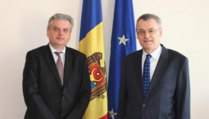 Vicepremierul pentru Reintegrare, Oleg Serebrian, a avut o intrevedere cu Ambasadorul Republicii Slovace, Pavol Ivan. Despre ce au discutat cei doi oficiali Vicepremierul pentru Reintegrare, Oleg Serebrian, a avut o intrevedere cu Ambasadorul Republicii Slovace, Pavol Ivan. Despre ce au discutat cei doi oficiali