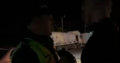 Doi soferi risca sa fie cercetati penal dupa ce, fiind in stare de ebrietate, au refuzat sa faca testul alcoolscopic si au incercat sa le propuna mita politistilor