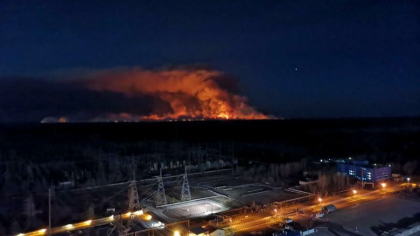 Ministerul Mediului, despre norul de fum din zona Cernobil care se deplaseaza catre sud-vestul Ucrainei: „Nivelul fonului radioactiv pe teritoriul Moldovei este in continuare stabil”