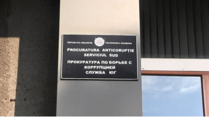 A falsificat semnatura unui judecator si a obtinut in mod ilegal doua apartamente. Un barbat din Cahul - trimis in judecata
