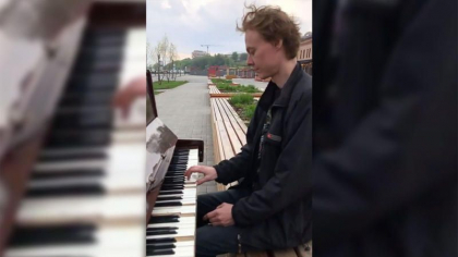 Un pianist a fost incarcerat in Siberia dupa ce a cantat imnul Ucrainei in public