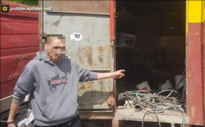 A furat o masina in care se aflau mai multe butelii cu gaz si tevi din metal de peste 300 mii de lei. Un barbat - retinut pentru 72 de ore - VIDEO A furat o masina in care se aflau mai multe butelii cu gaz si tevi din metal de peste 300 mii de lei. Un barbat - retinut pentru 72 de ore - VIDEO