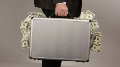 Oxfam: Miliardarii care au profitat de pandemie si razboi. Ei sunt mai bogati cu 453 de miliarde de dolari fata de acum doi ani Oxfam: Miliardarii care au profitat de pandemie si razboi. Ei sunt mai bogati cu 453 de miliarde de dolari fata de acum doi ani