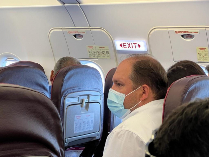 Ion Ceban, surprins in timp ce calatoreste cu avionul impreuna cu familia sa - FOTO/VIDEO Ion Ceban, surprins in timp ce calatoreste cu avionul impreuna cu familia sa - FOTO/VIDEO