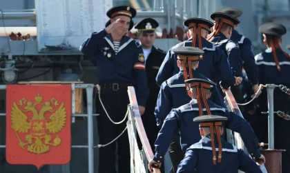 Mamele marinarilor de pe Moskva spun ca li s-a cerut sa semneze ca acestia au murit intr-un „accident” Mamele marinarilor de pe Moskva spun ca li s-a cerut sa semneze ca acestia au murit intr-un „accident”